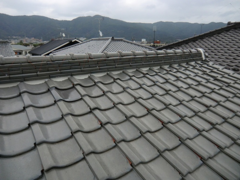 京都市山科区ｓ様邸屋根補修工事 瓦の漆喰は定期的なメンテナンスが必要です 漆喰の補修で瓦屋根全体のもちも良くなります 京都の外壁 屋根 リフォームまもり隊 外壁塗装と屋根葺き替えならお任せ
